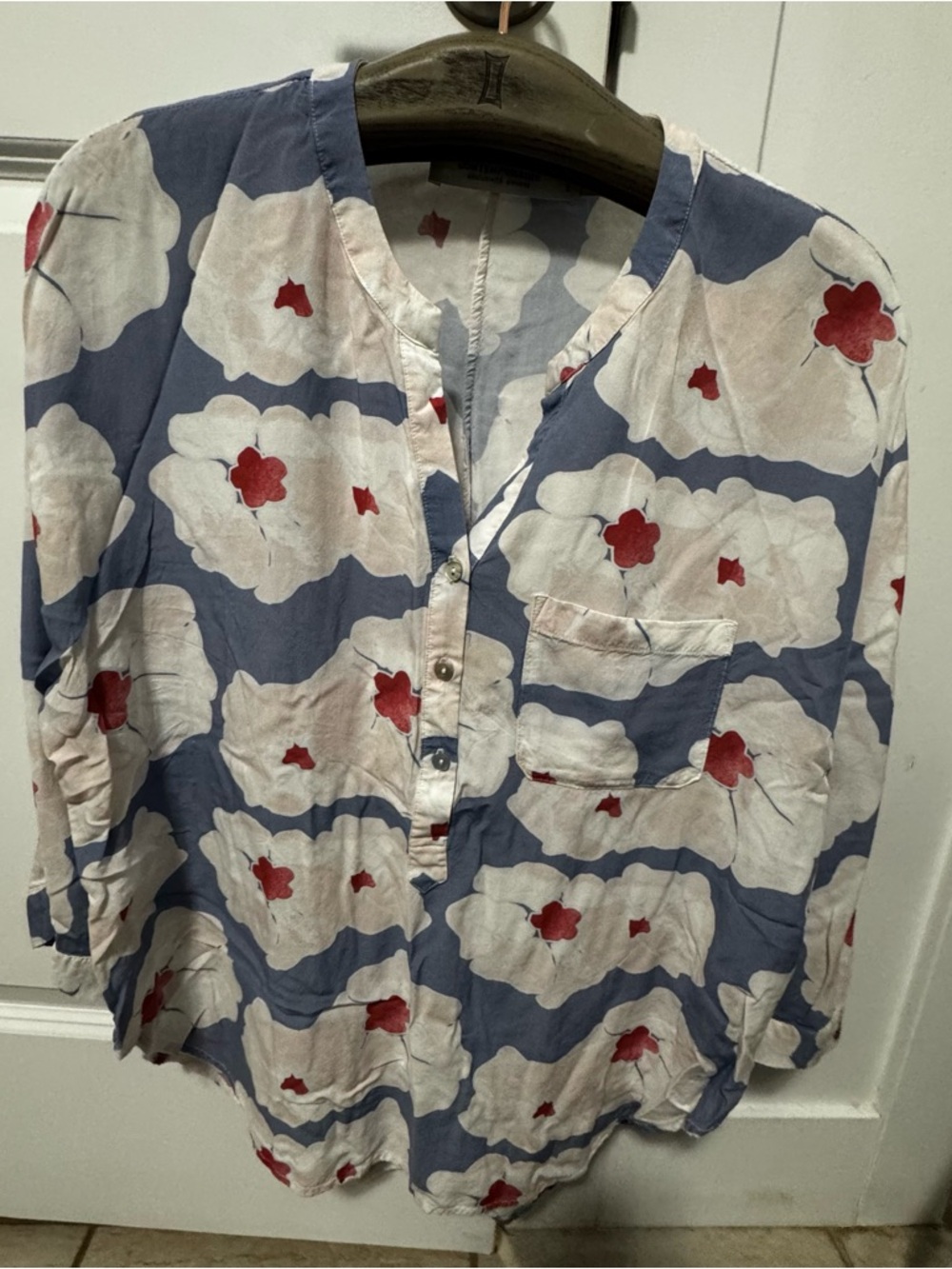 Women's Blue Floral Button-Front Tunic with Red Accents